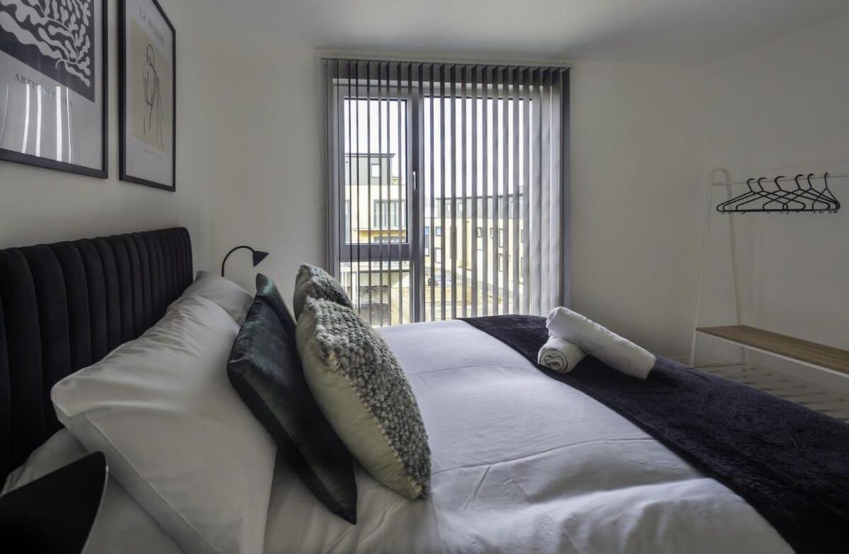 Modern And Bright 2 Bed Apartment In Ashford Eksteriør billede